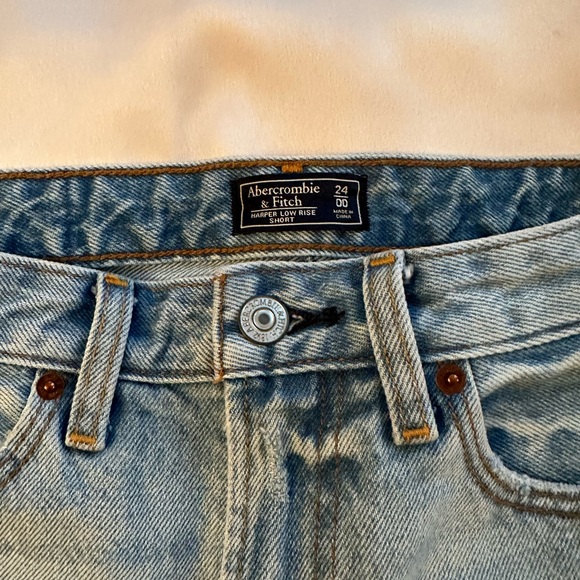 A&F Low Rise Short - Picture 3 of 3